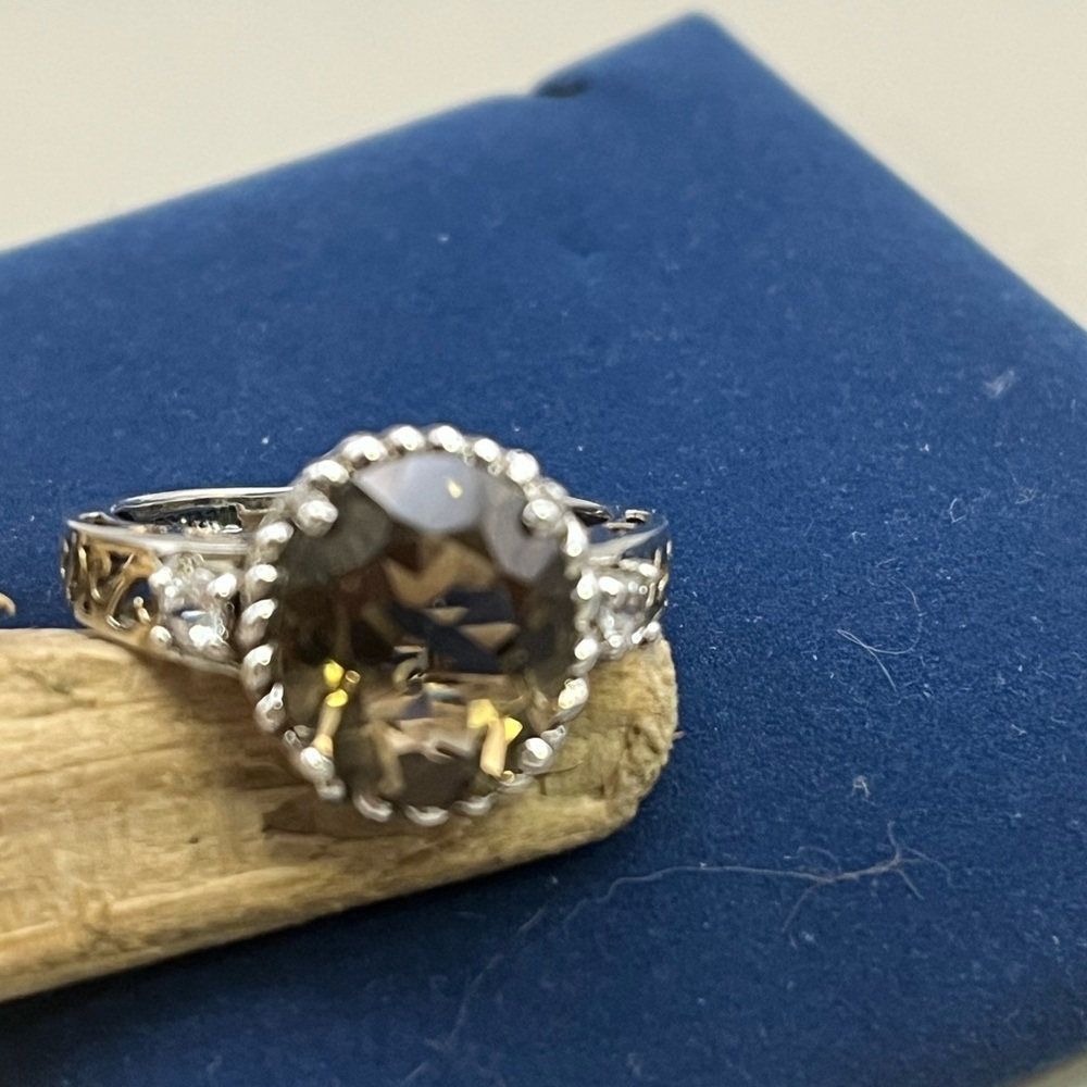 Elegant Quartz Ring with 18k over Sterling Silver Band - Picture 2 of 5